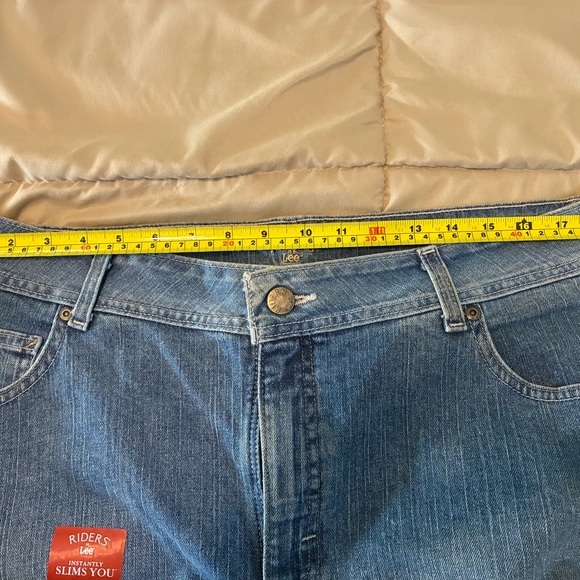 Classic Blue Women's Jeans - Picture 8 of 11